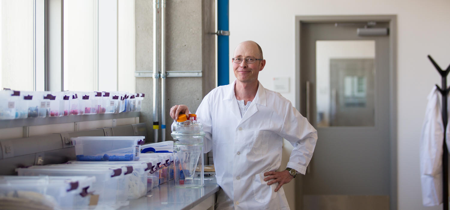 Dr. Marc Strous in the Energy Bioengineering lab in EEEL.