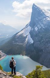 Hiking viewpoint from Rundle Mountain