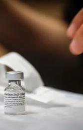 U of C vaccine hesitancy guide gives doctors facts for struggling patients