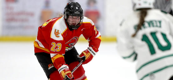 Dinos women’s hockey player looks to build on huge rookie season