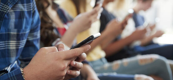 Research project uncovers stealthy world of digital food marketing to teens
